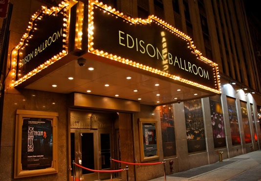 Classic New York City Wedding at the Edison Ballroom