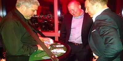 Strolling Blackjack dealer New York