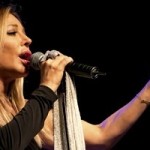 Taylor Dayne Performs for Wedding